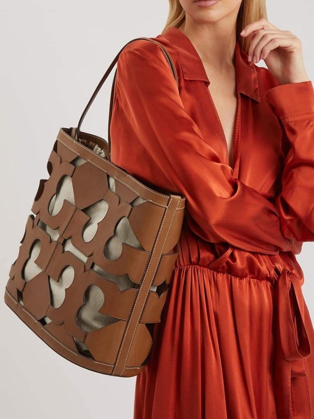 TORY BURCH Ella Leather Cutout Logo Tote